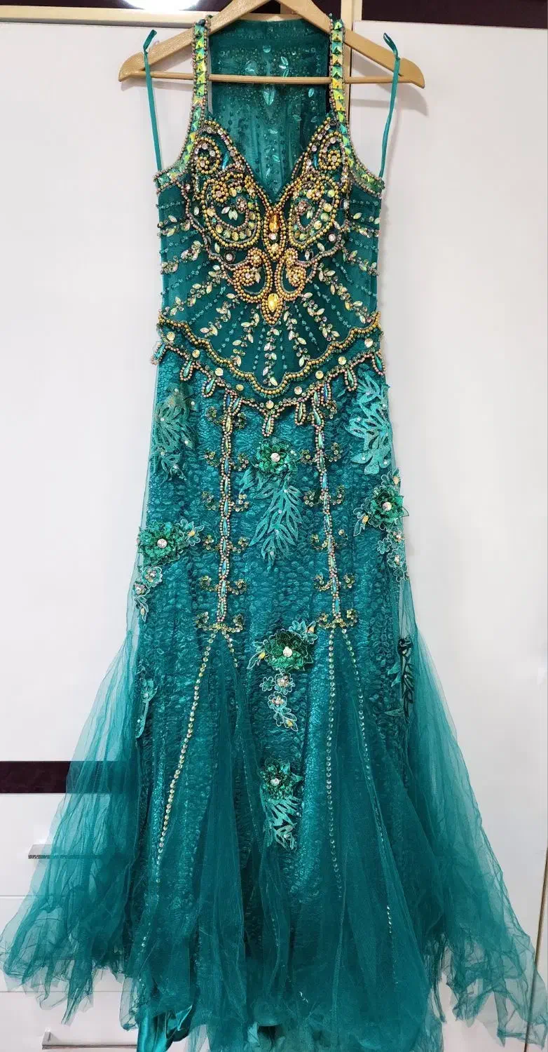 پیراهن مجلسی|لباس|لنجان, |دیوار