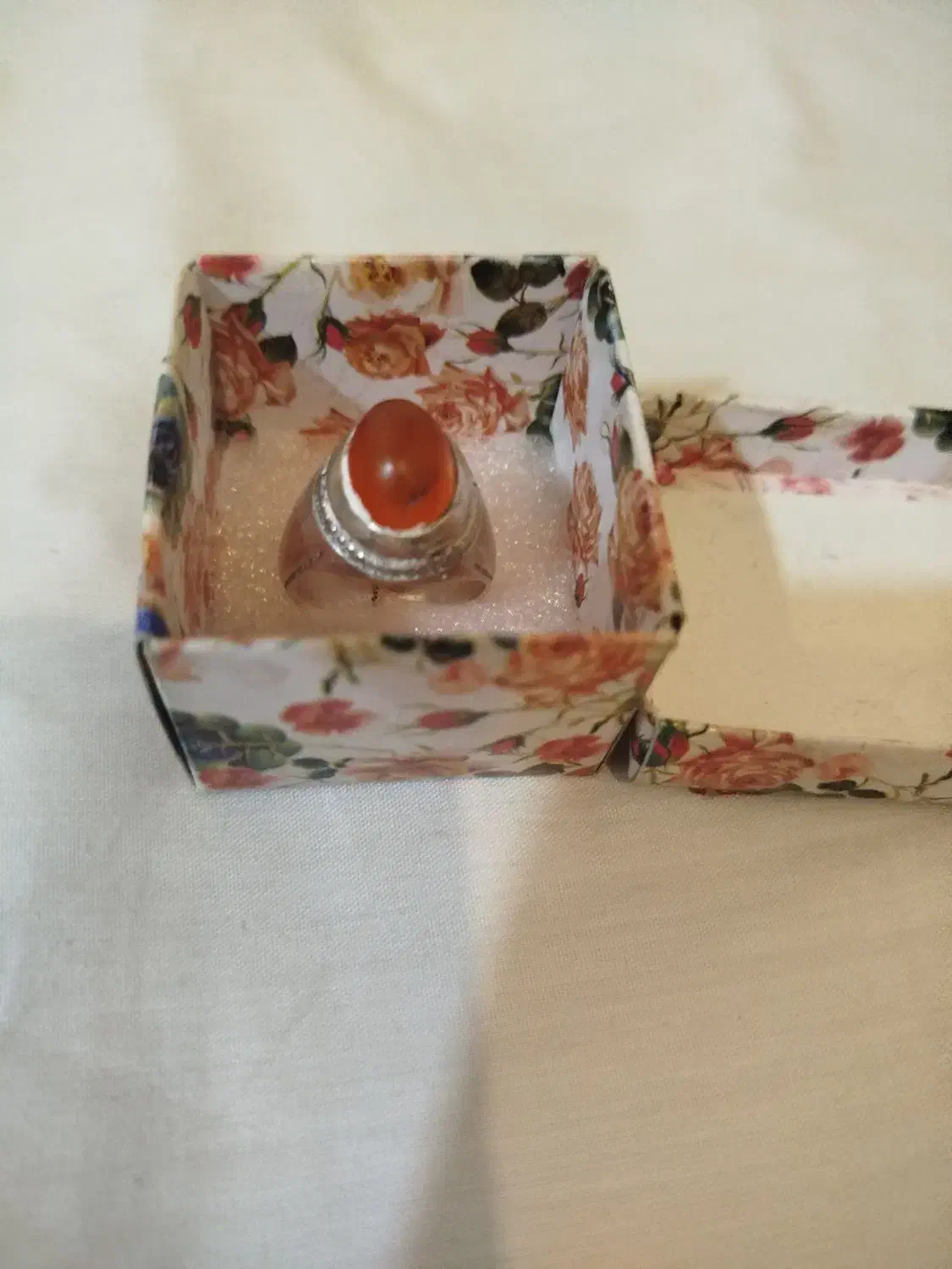 انگشتر|جواهرات|کیش, |دیوار