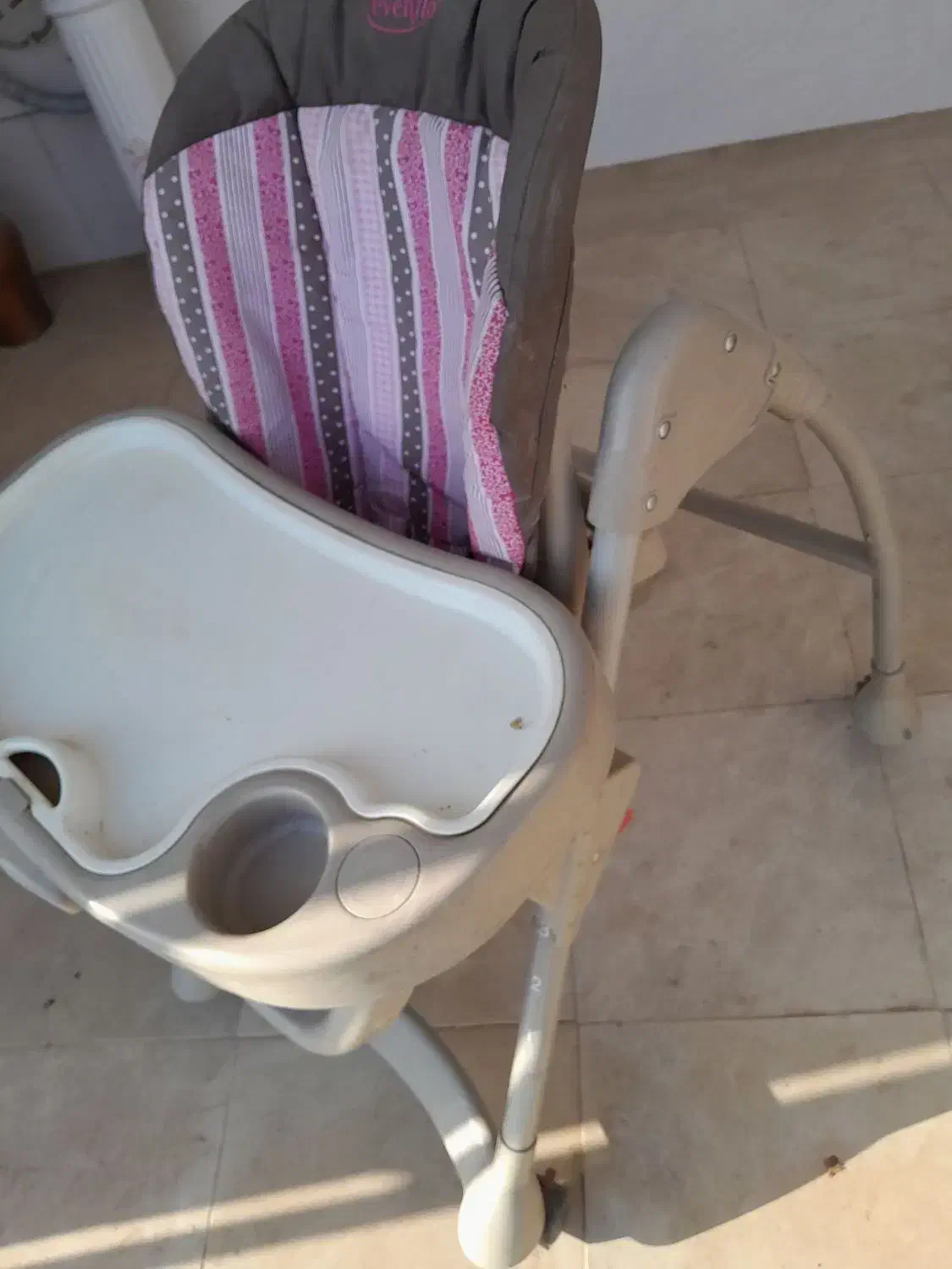 صندلی غذاخوری و صندلی ماشین کودک|تخت و صندلی بچه|کلاله, |دیوار