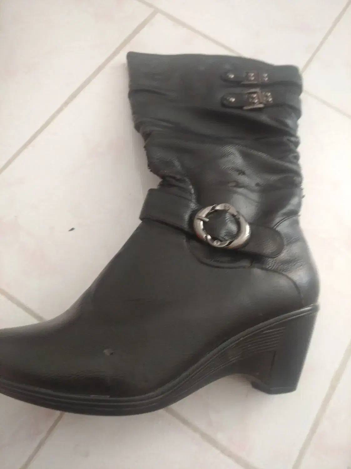 کفش|کیف، کفش، کمربند|شهرکرد, |دیوار