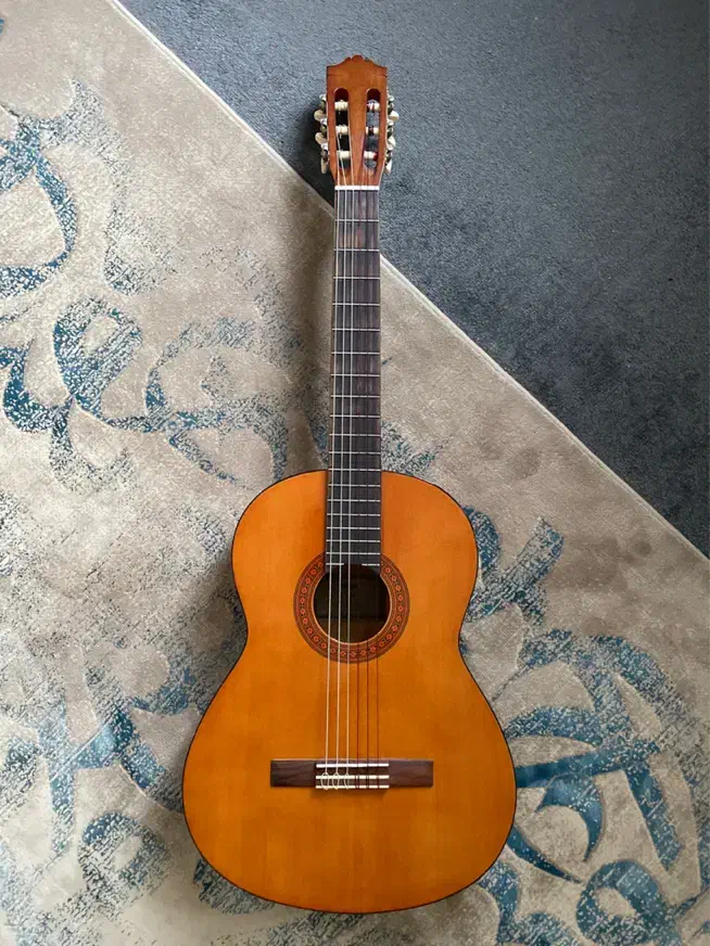 گیتار یاماها c40|گیتار، بیس، امپلیفایر|نکا, |دیوار