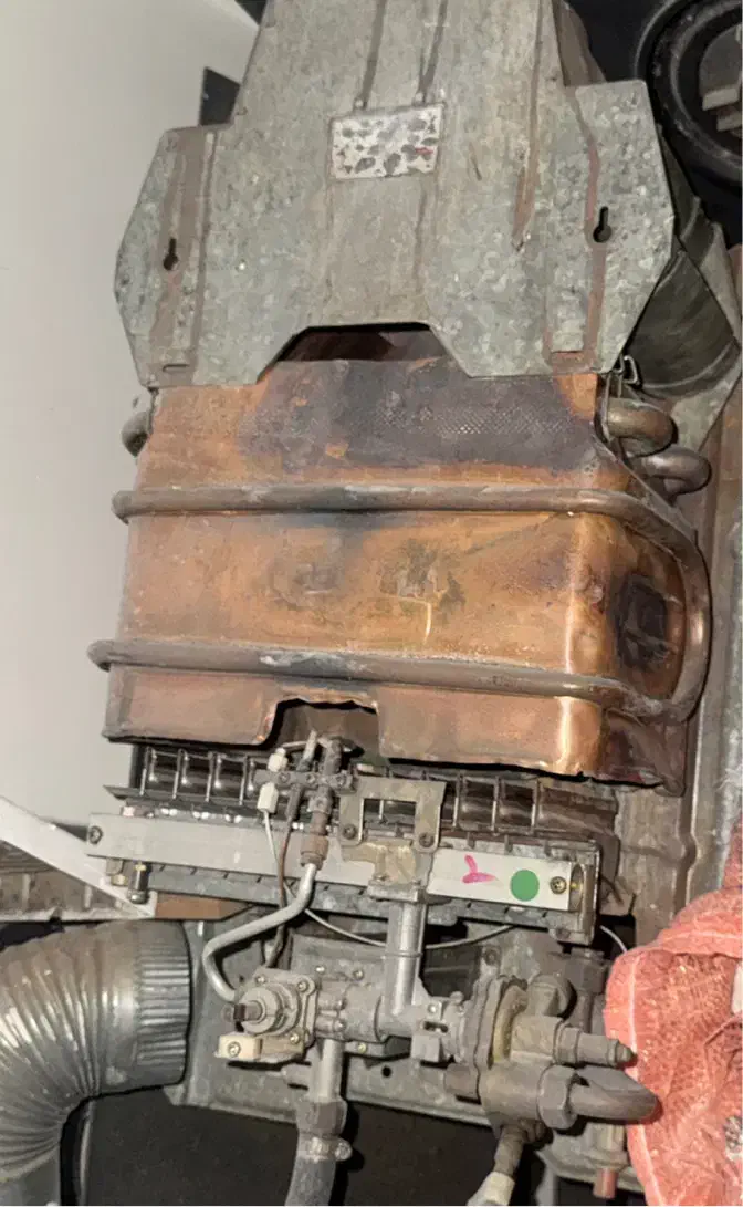 آبگرمکن کار کرده B3112|آبگرمکن، پکیج، شوفاژ|اندیشه, اندیشه فاز ۱|دیوار