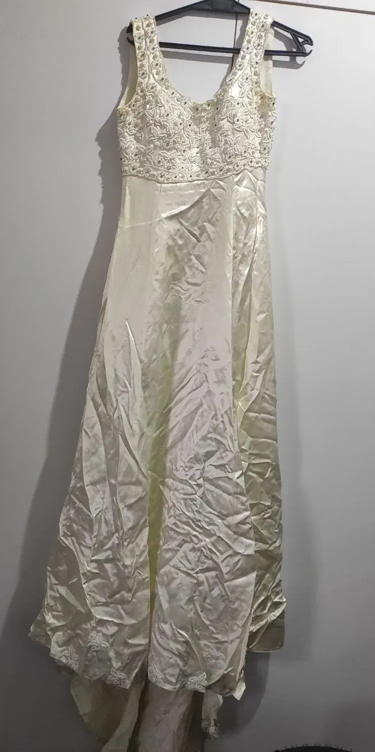 لباس ساتن|لباس|باشتین, |دیوار