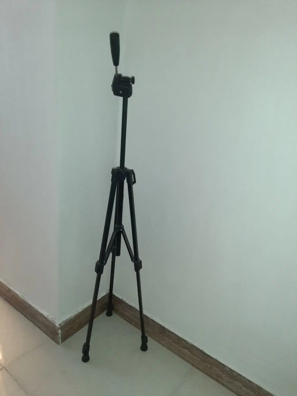 پایه دوربین|دوربین عکاسی و فیلم‌برداری|رشت, گلزاران|دیوار