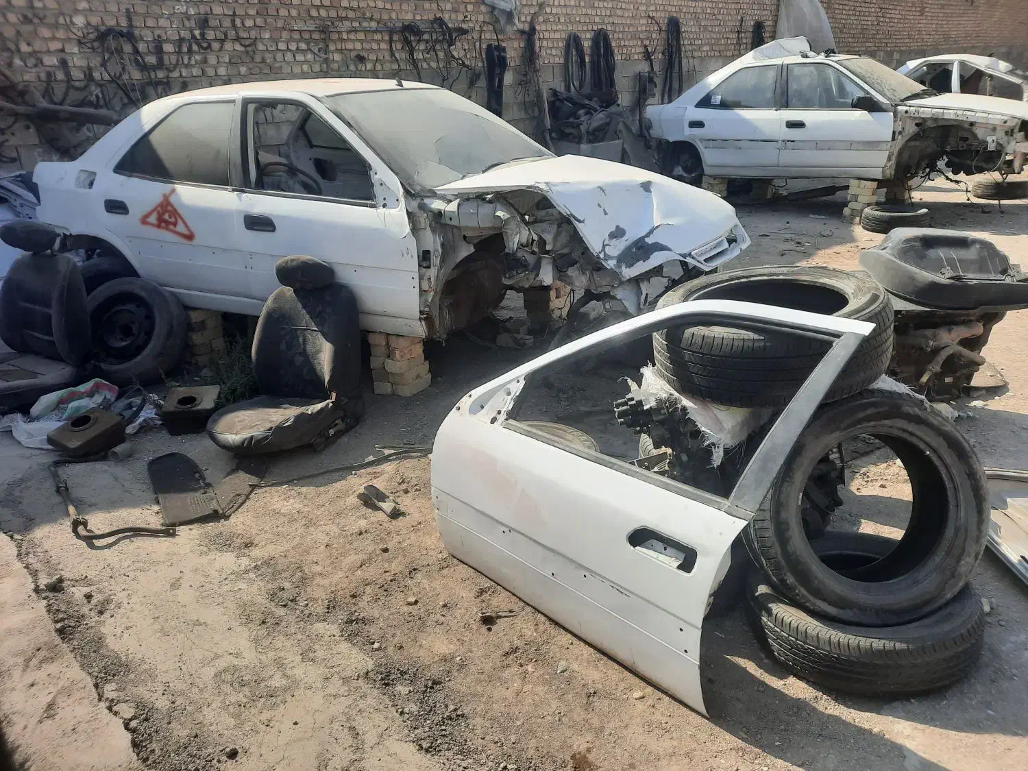 استوک زانتیا|قطعات یدکی و لوازم جانبی|اصفهان, ارزنان|دیوار