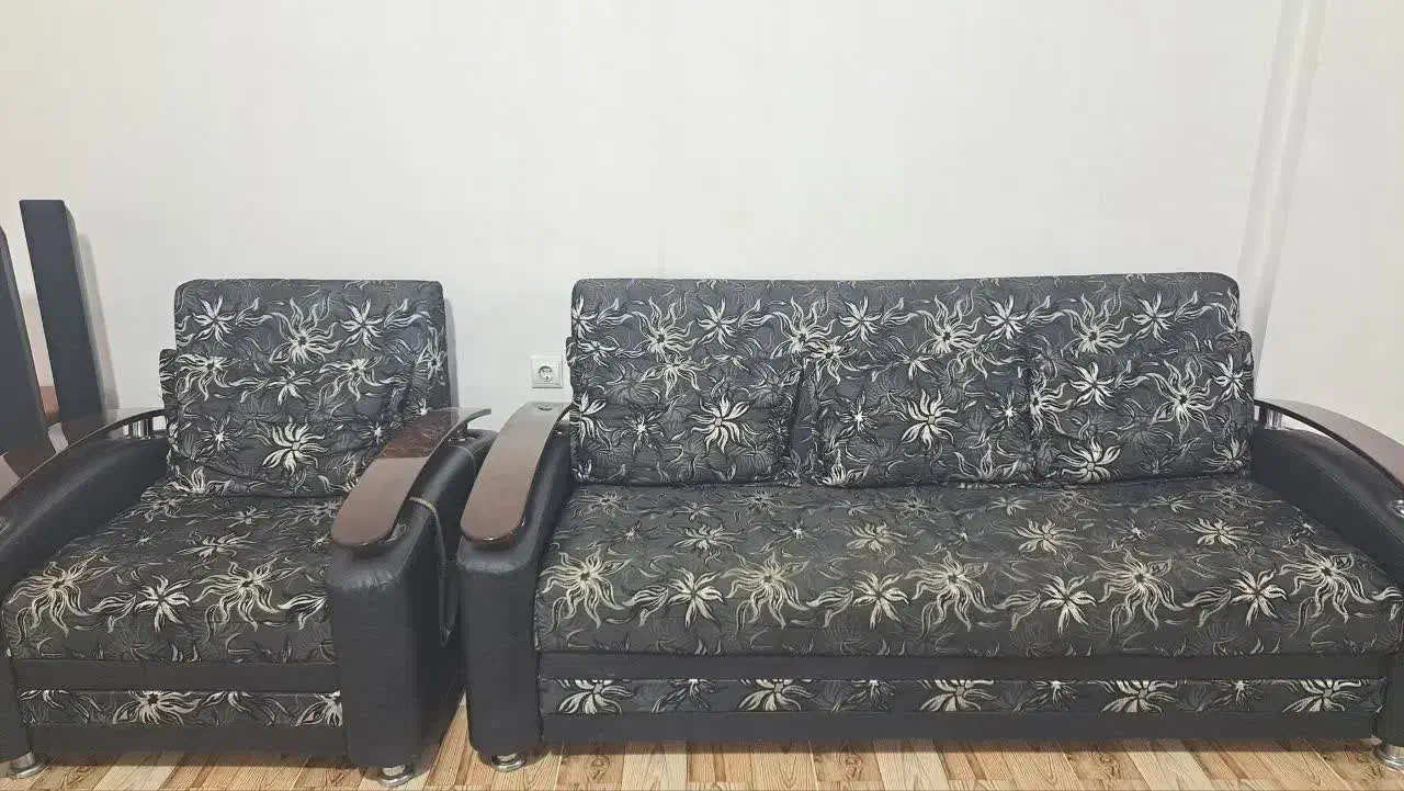 مبل هفت نفره.همراه با گل میز وکوسن|مبلمان خانگی و میز عسلی|بندر امام خمینی, |دیوار