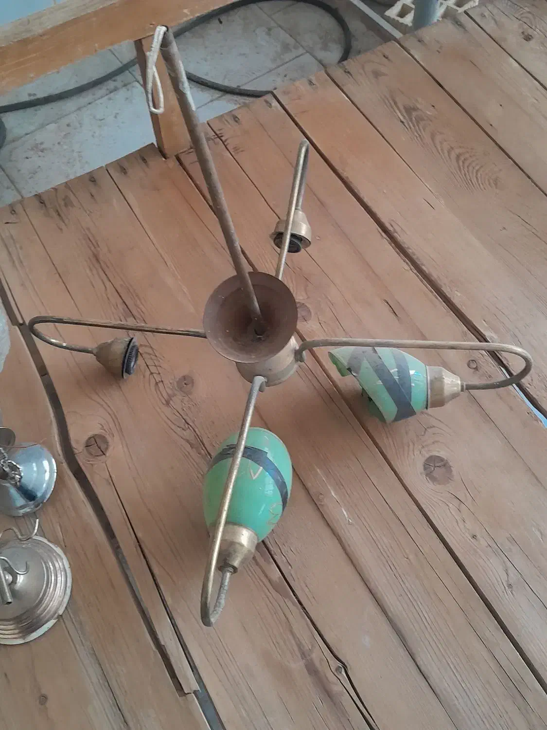 آویز و چراغ لوستر قدیمی|لوستر و چراغ آویز|اصفهان, آبشار|دیوار