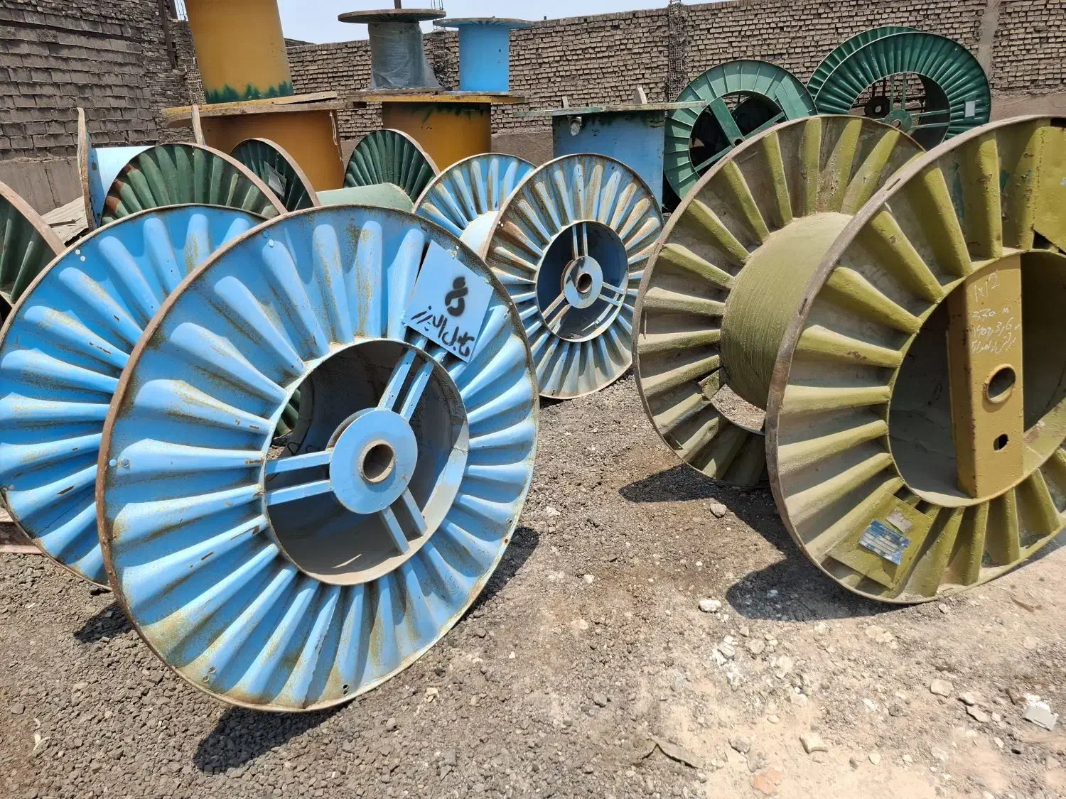 آهن دست دوم میلگرد تیرآهن ورق کانتینر سوله|مصالح و تجهیزات ساختمان|شیراز, شهرک صنعتی شیراز|دیوار