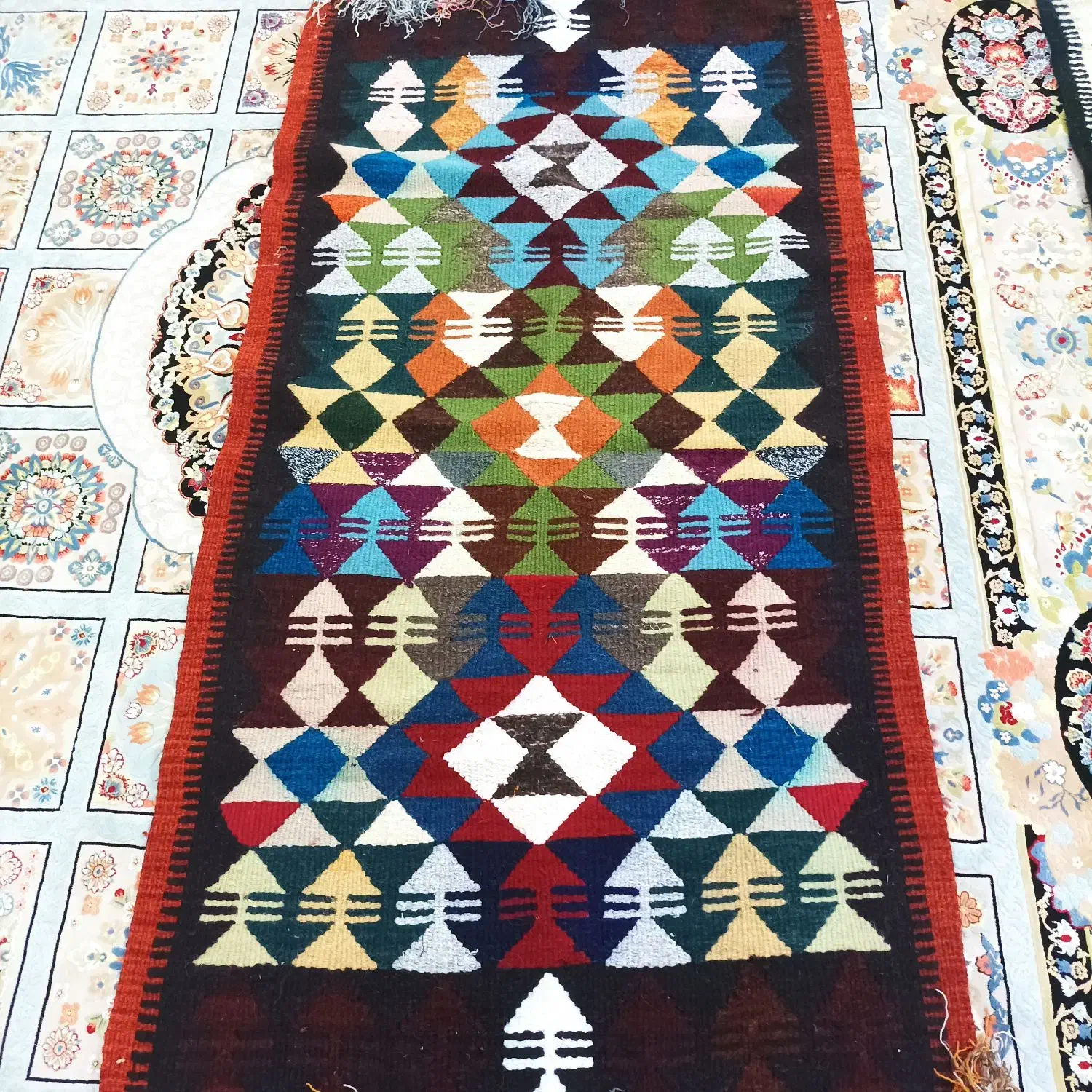 گلیم سنتی دست بافت|گلیم، جاجیم، گبه|خرم‌آباد, |دیوار