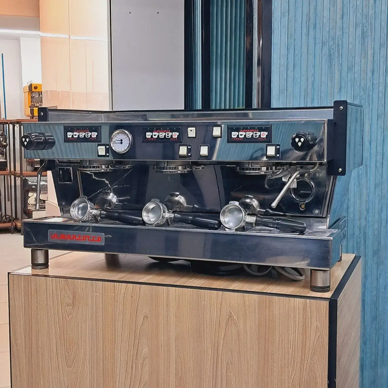 دستگاه اسپرسو ۳ گروپ لامارزاکو مدل Linea av 2014|کافی‌شاپ و رستوران|تهران, سازمان آب|دیوار