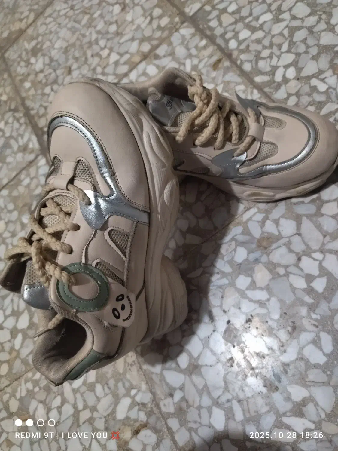 کفش|کیف، کفش، کمربند|قم, زند آباد|دیوار