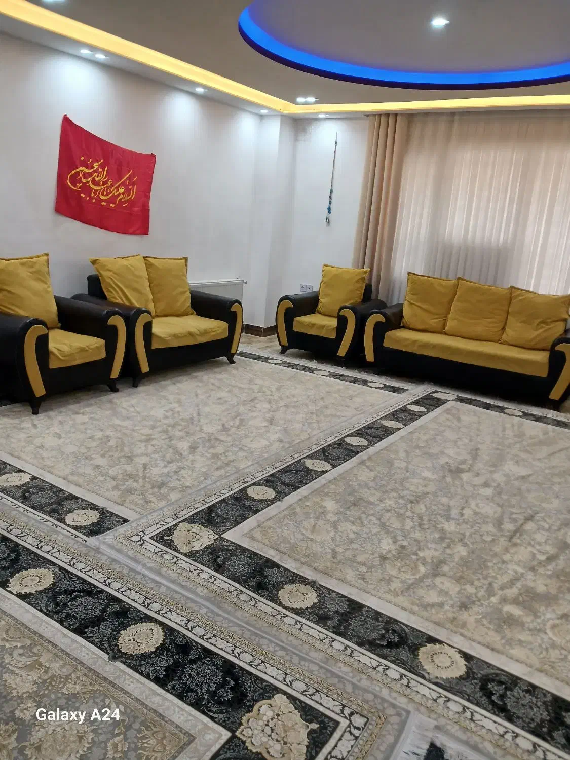 مبل تمیز و خوش رنگ|مبلمان خانگی و میز عسلی|یاسوج, |دیوار