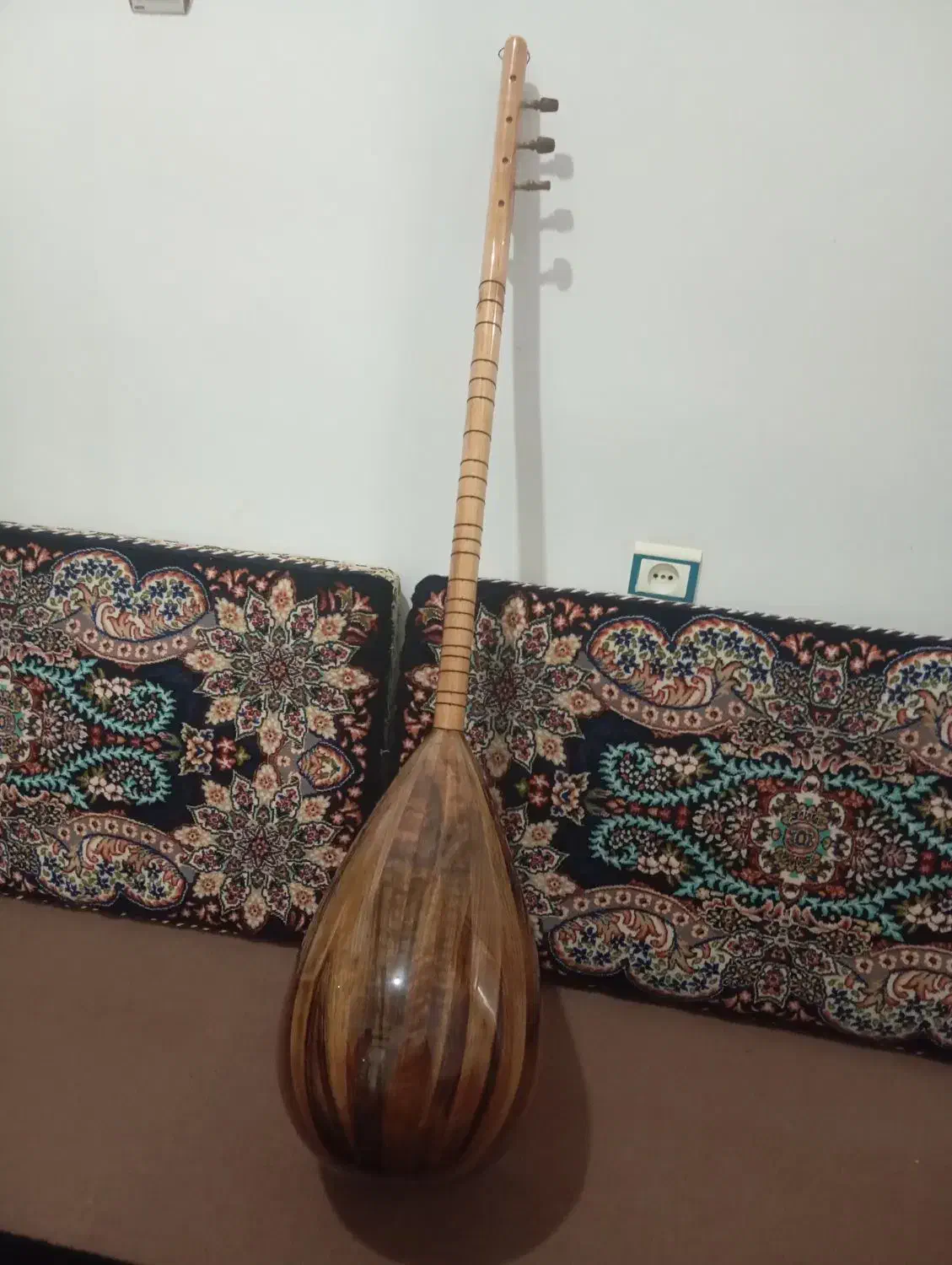 دیوان|سازهای سنتی|سنندج, |دیوار