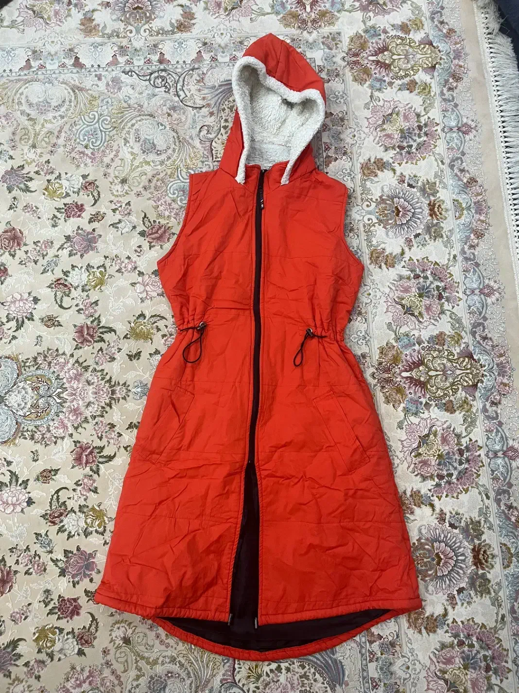 مانتو|لباس|تهران, دستغیب|دیوار