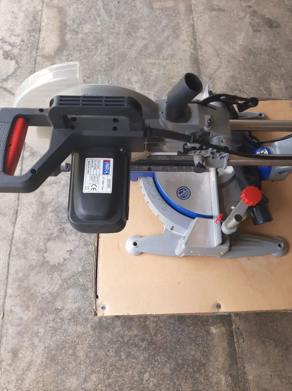 فارسی بر یونیک درحد|ابزارآلات|همدان, |دیوار