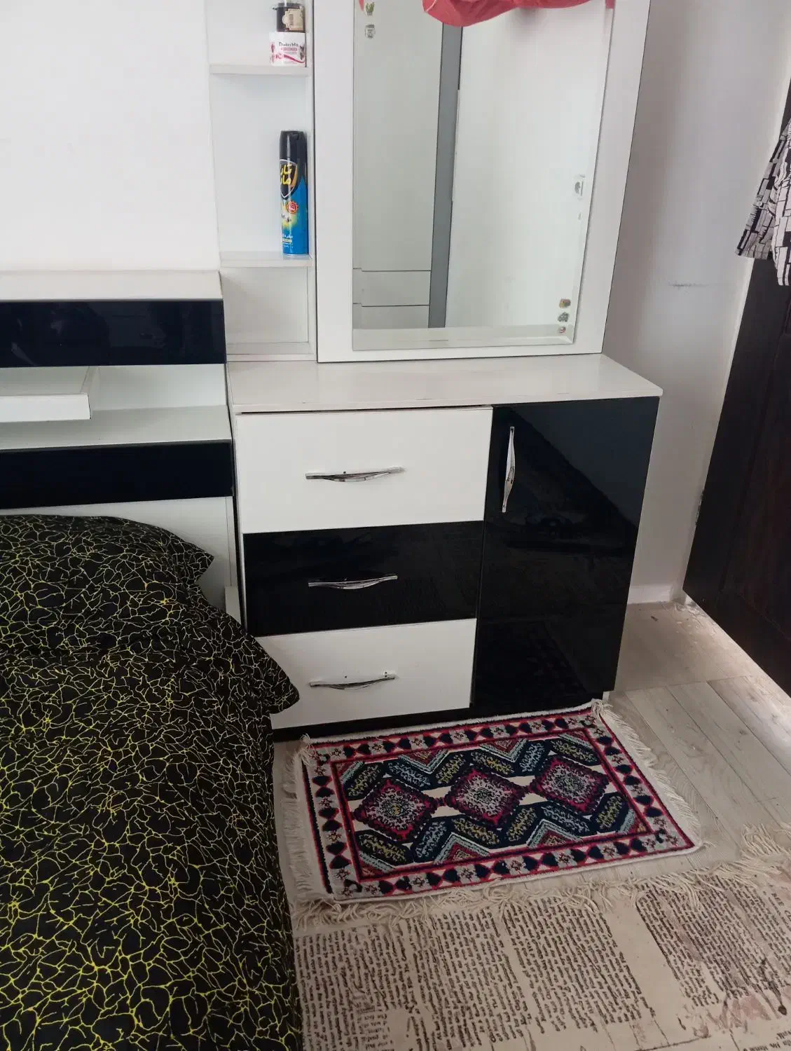 تخت خواب|تخت و سرویس خواب|قروه, |دیوار