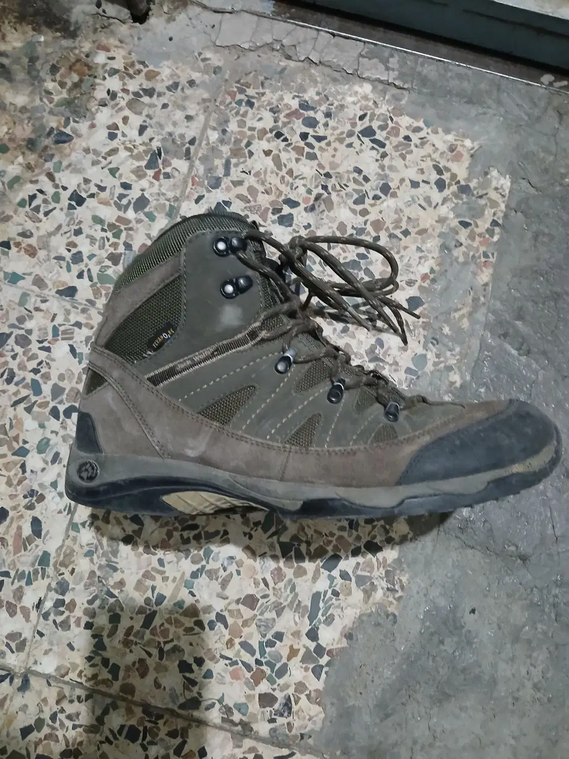 کفش کوهنوردی|کیف، کفش، کمربند|شاهدشهر, |دیوار