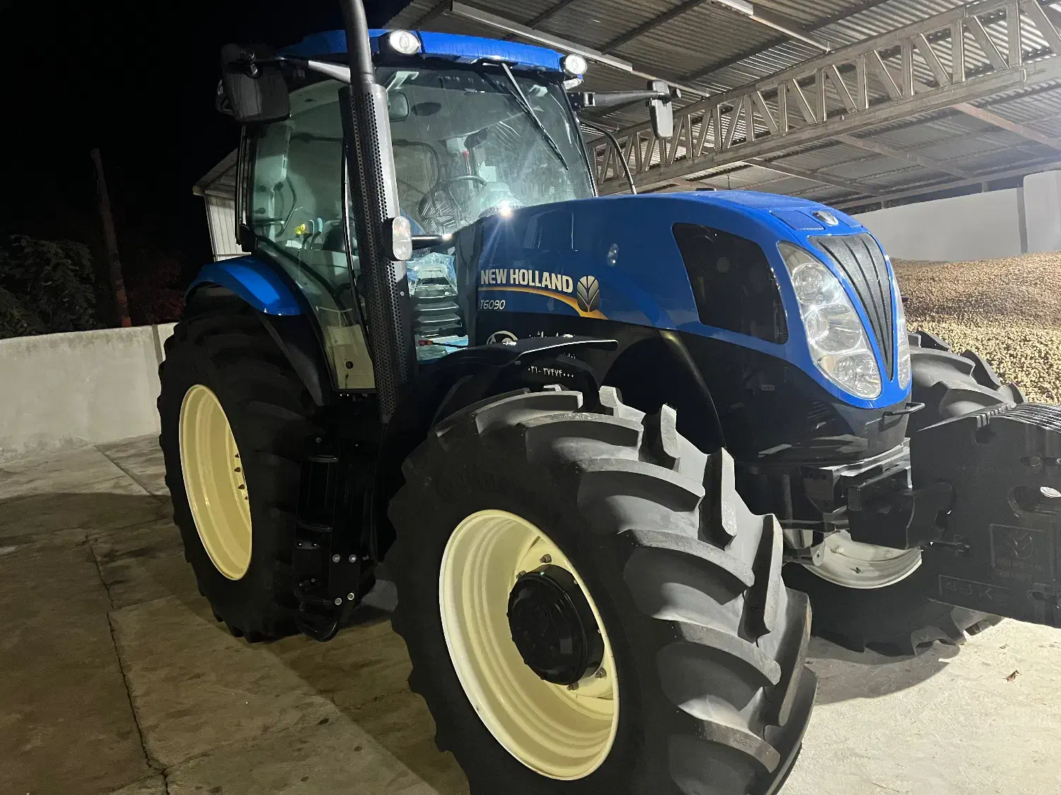 تراکتور نیوهلند|خودرو سنگین|پارس‌آباد, |دیوار