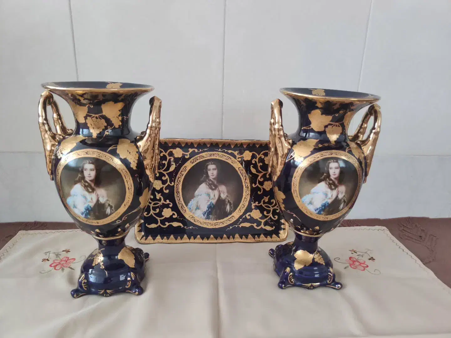 فروشگاه وخریدار ظروف قدیمی مرغی سرمه ای گلمرغی|ظروف سرو و پذیرایی|اصفهان, نقش جهان|دیوار