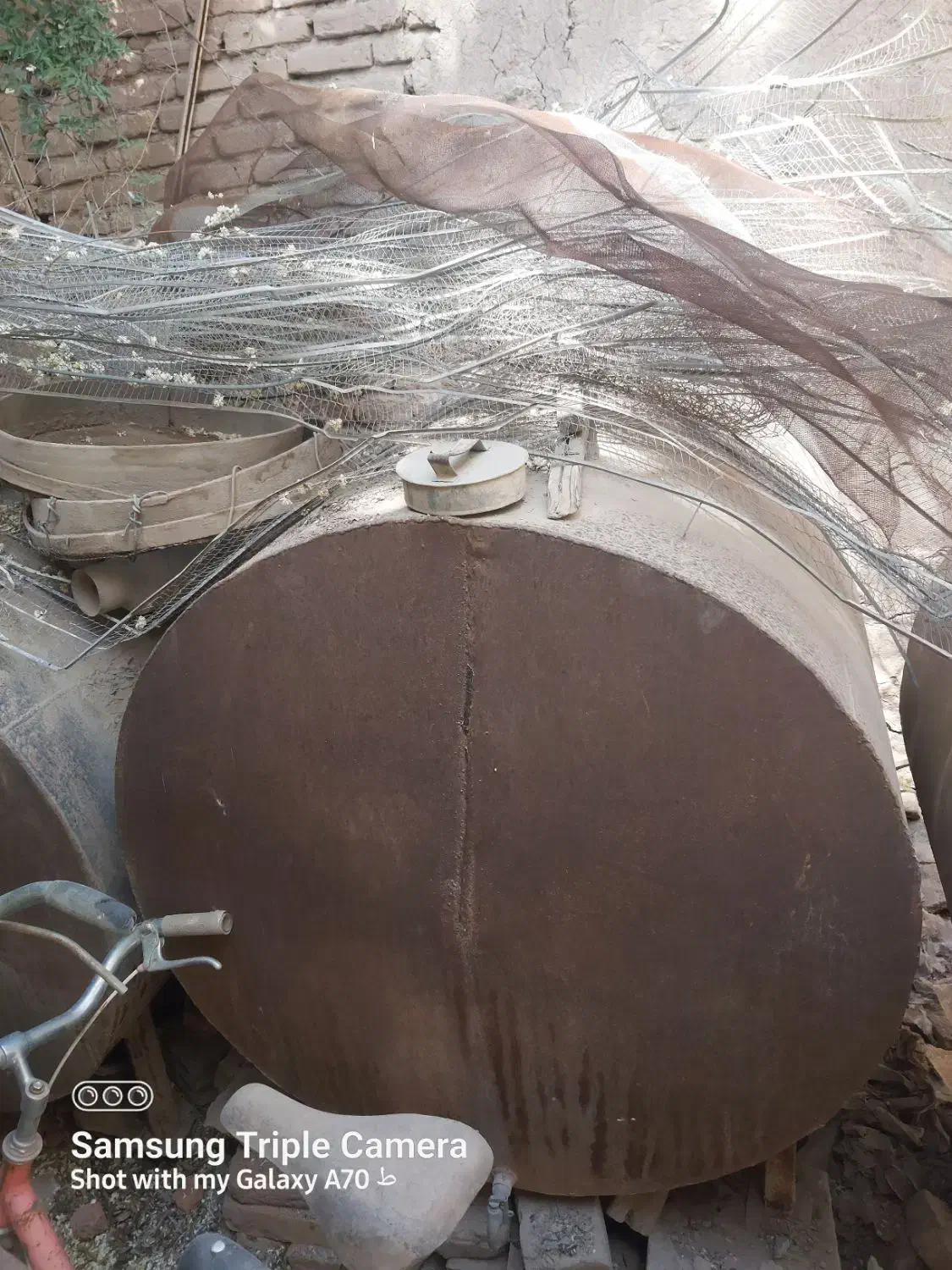 سه عددتانکر۱۰۰۰لیتری آب ونفت وگازوئیل آهنی وبشکه|عمدهفروشی|کرمان, |دیوار