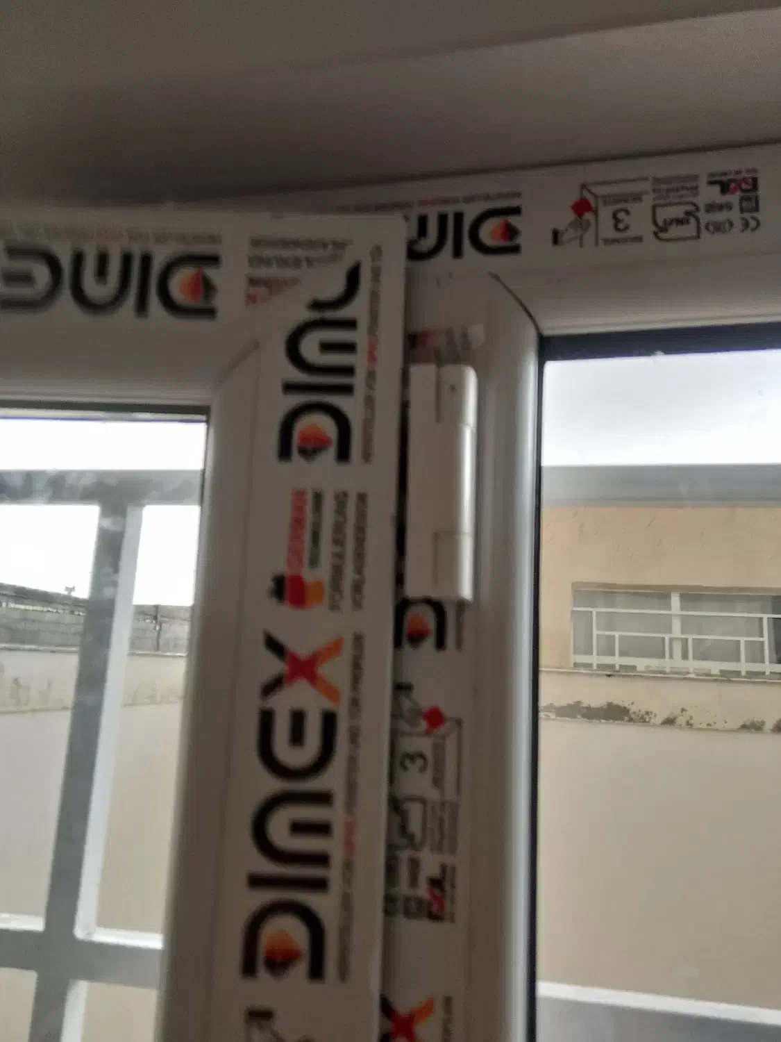 نصب شیشه ساختمانی سوله با بهترین نصب قیمت مناسب|خدمات پیشه و مهارت|چناران, |دیوار