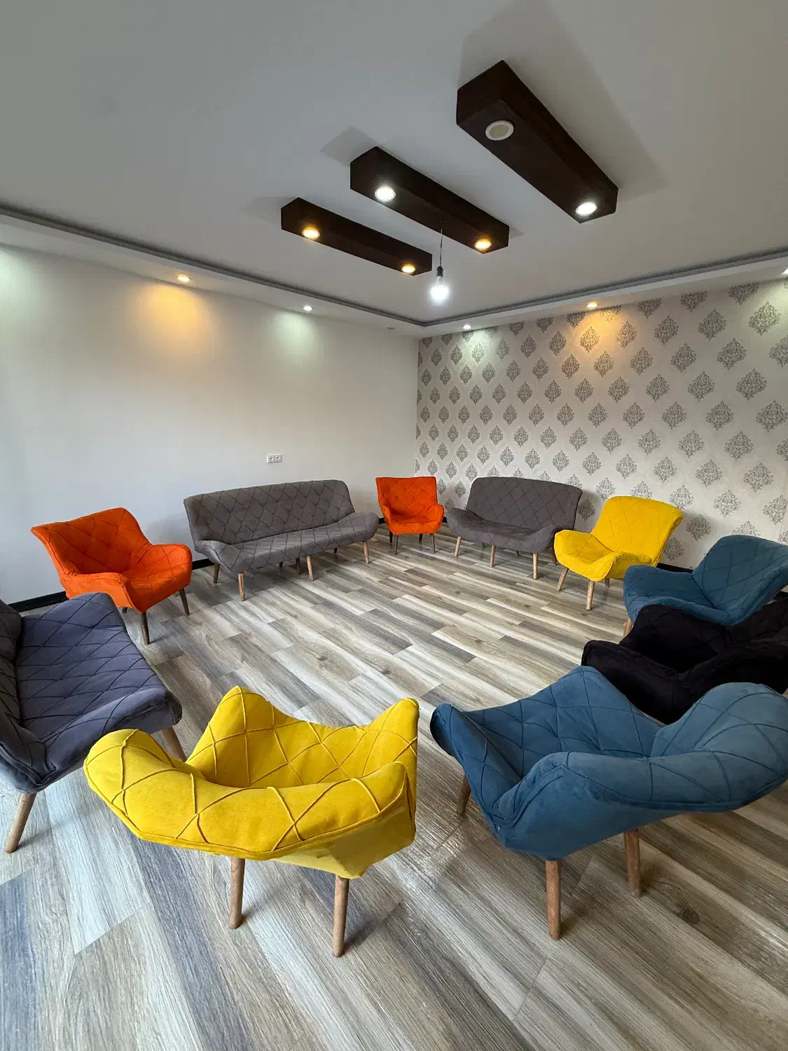 مبلمان|مبلمان خانگی و میز عسلی|هشتگرد, تهران دشت|دیوار