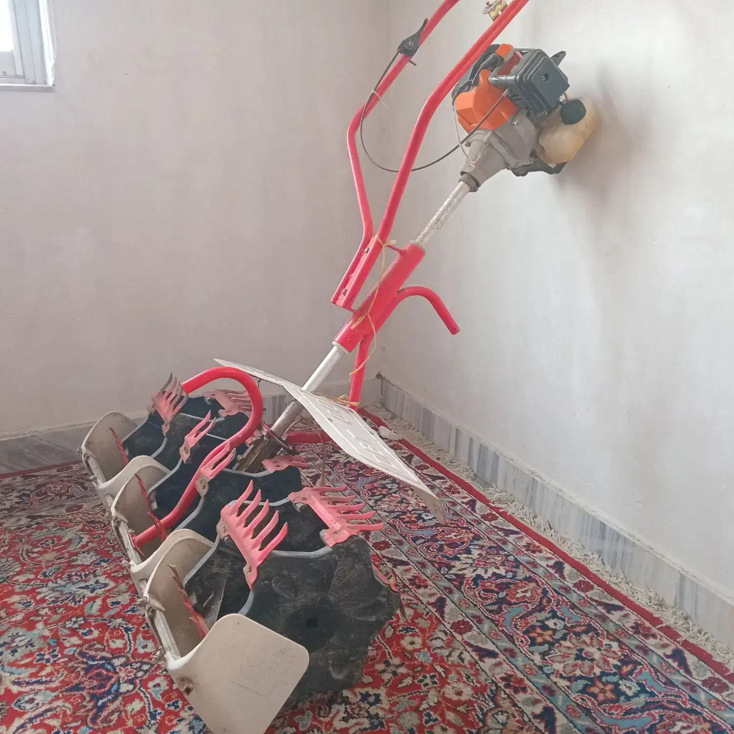 دستگاه وجین|ابزارآلات|رشت, فلسطین|دیوار