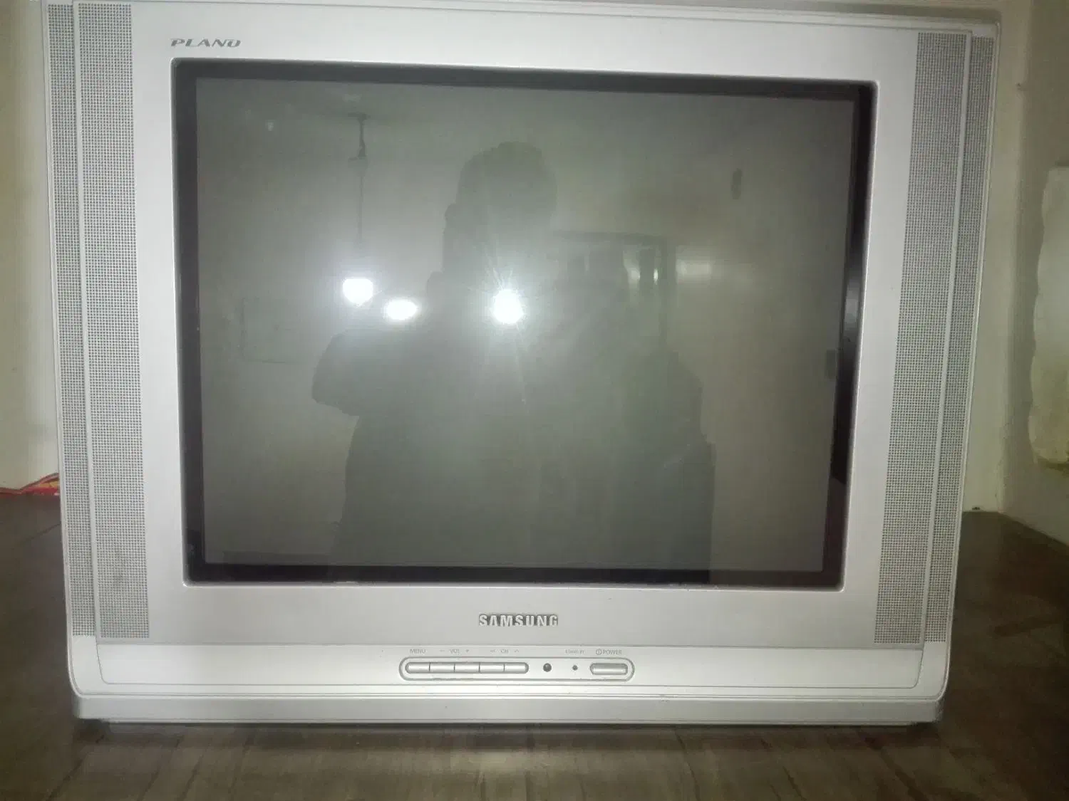 حراج واقعی تلویزیون 21 اینچ سامسونگ|تلویزیون و پروژکتور|بندر امام خمینی, |دیوار