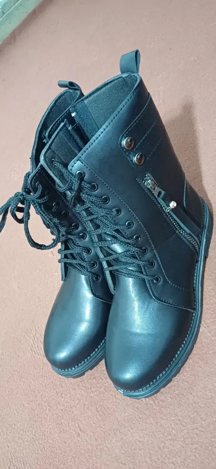 پوتین|کیف، کفش، کمربند|سقز, |دیوار