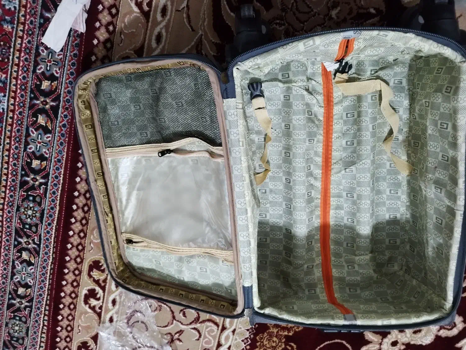 چمدان سایز کوچک|کیف، کفش، کمربند|شاهین‌شهر, شهرک گلدیس|دیوار