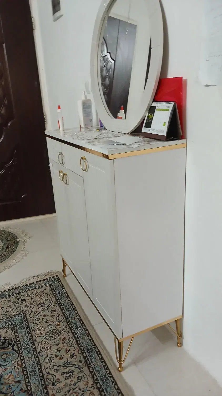 جاکفشی و میز|جاکفشی، کمد، دراور|یزد, |دیوار