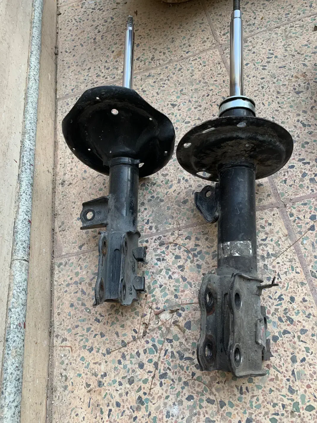 کمک جلو سراتو|قطعات یدکی و لوازم جانبی|شیراز, فرهنگ شهر|دیوار