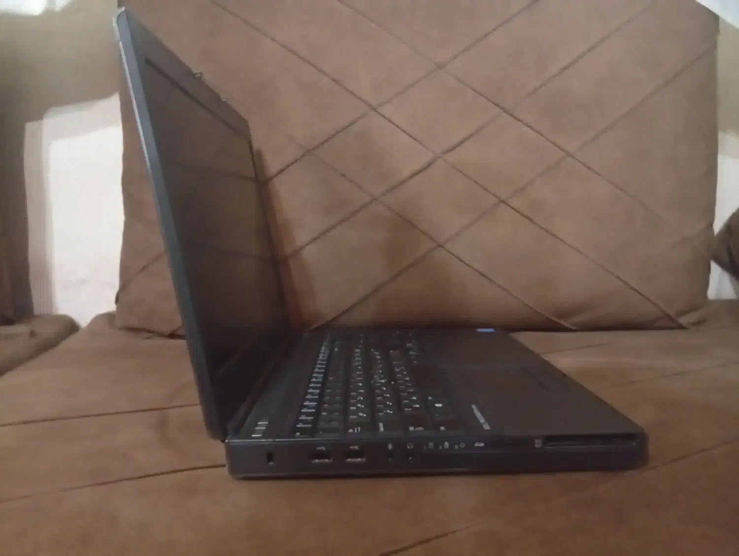 لپ تاپ|رایانه همراه|سیلوانه, |دیوار