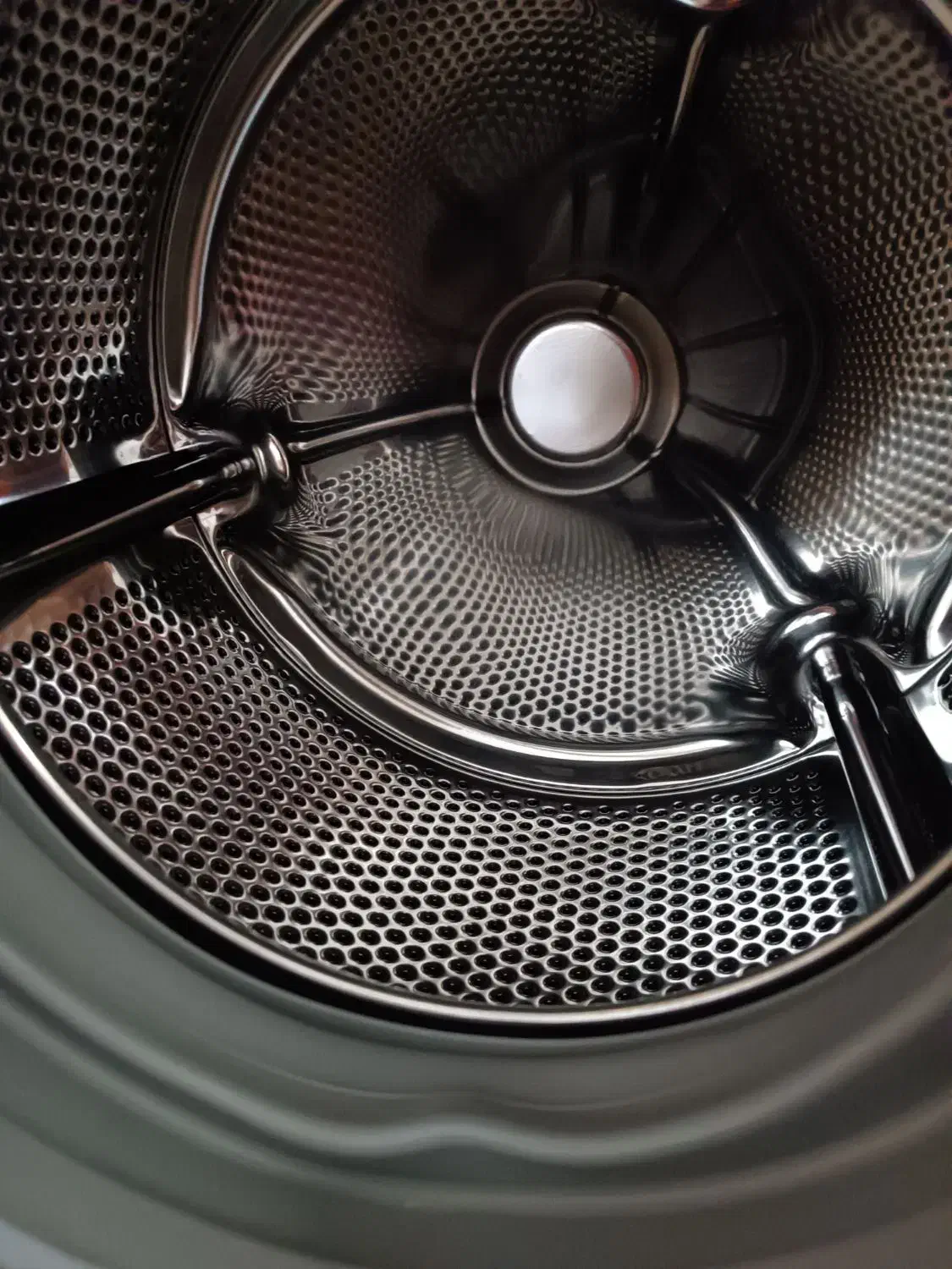 در حد نو|ماشین لباسشویی و خشککن لباس|صحنه, |دیوار