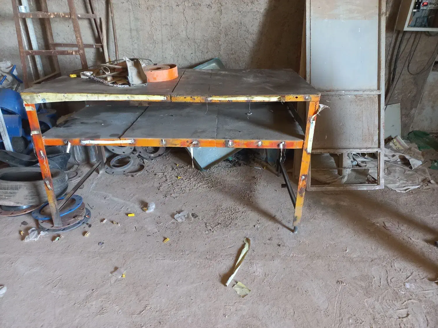 میز آهنی سنگین|فروشگاه و مغازه|قم, الوندیه و گذر صادق|دیوار