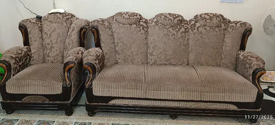 مبل هفت نفره|مبلمان خانگی و میز عسلی|تربتحیدریه, قائم|دیوار