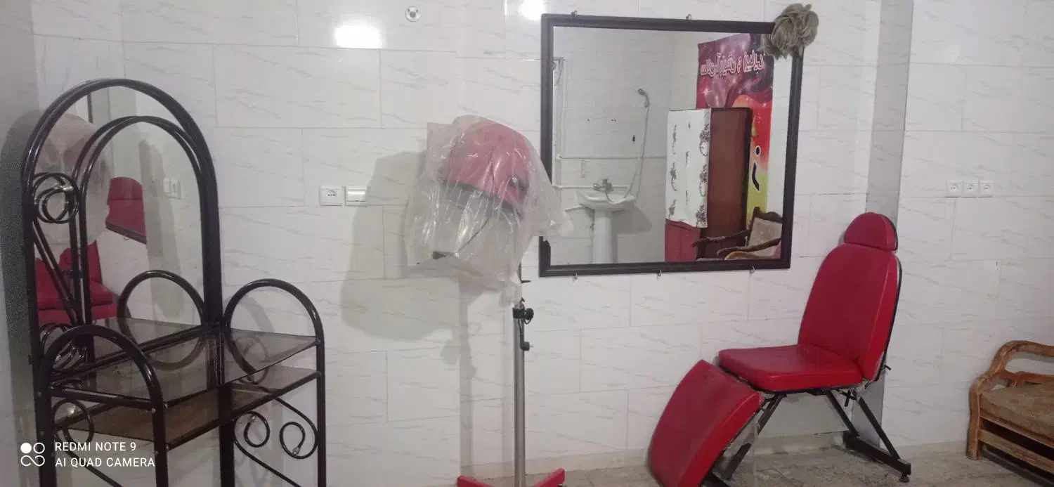 تجهیزات آرایشگاه|آرایشگاه و سالنهای زیبایی|جونقان, |دیوار