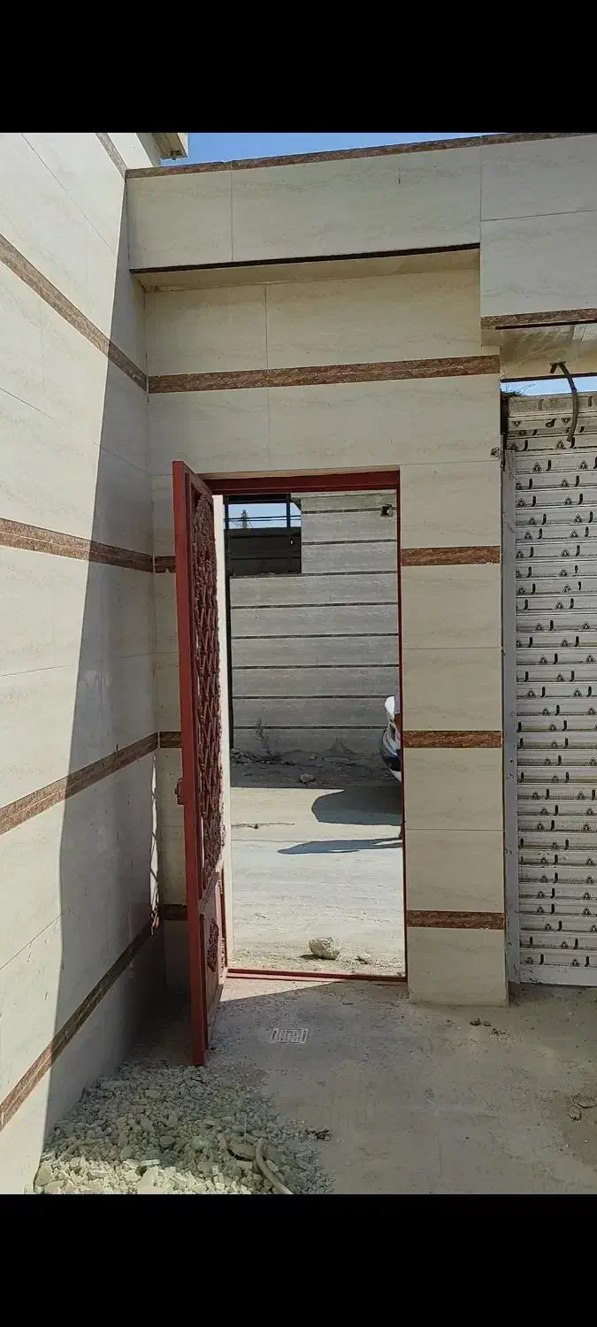 فروش ویلایی کامل آباد با یک دهنه مغازه و یک سوییت|فروش خانه و ویلا|قشم, |دیوار