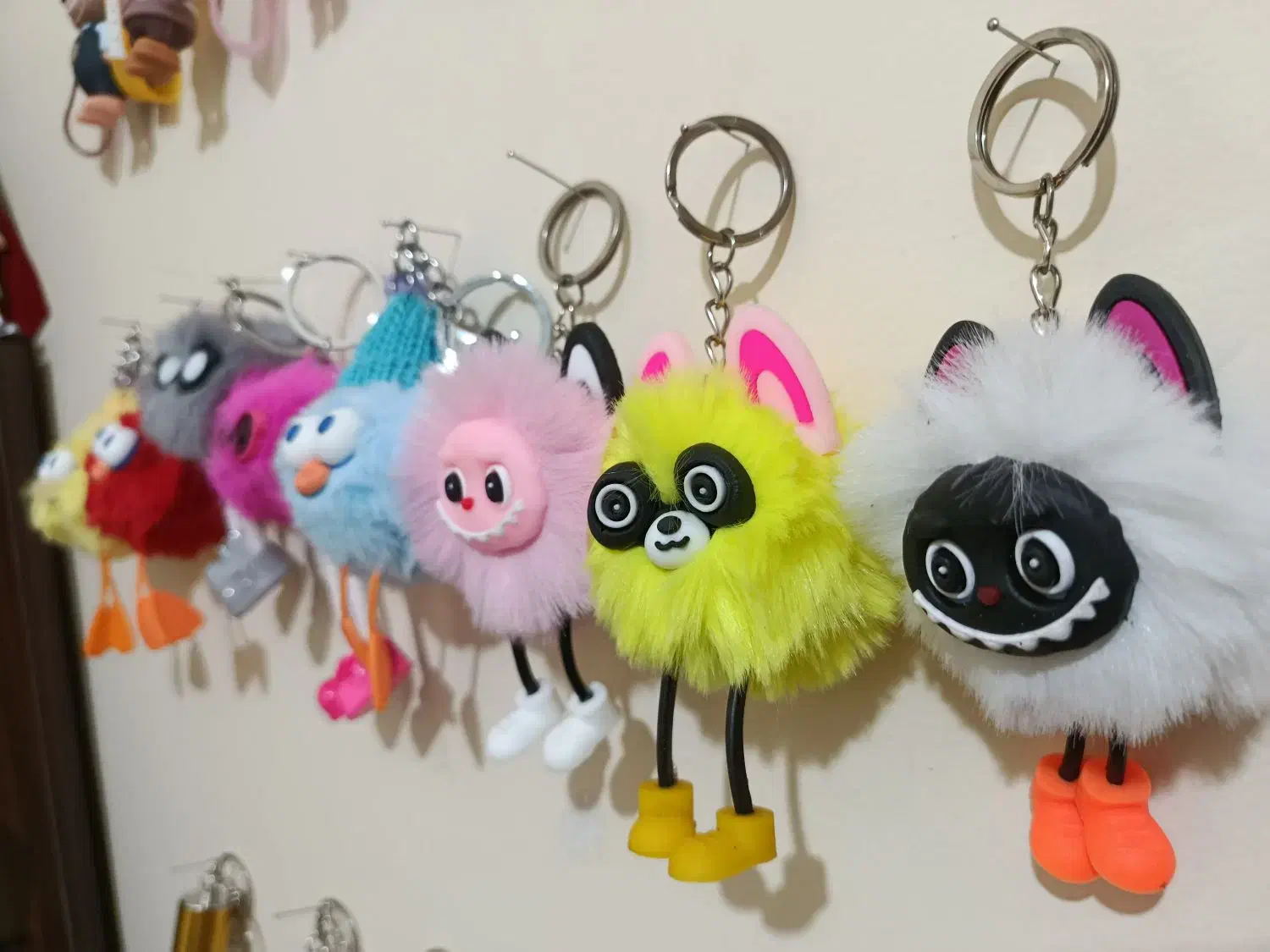 عروسک و جاسوییچی لبوبو|اسباب‌‌بازی|پرند, فاز ۵|دیوار