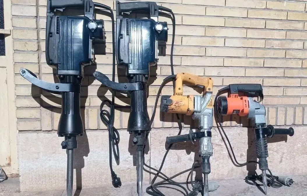 تخریب باپیکورسازه بتونی انشهاب وغیره|خدمات پیشه و مهارت|بم, |دیوار