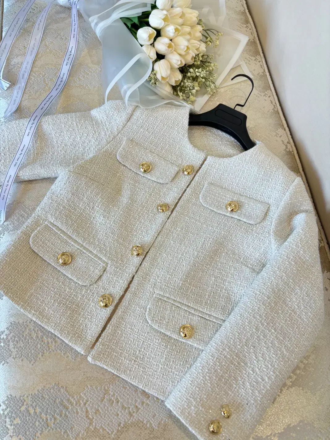 کت مجلسی|لباس|تهران, آسمان|دیوار