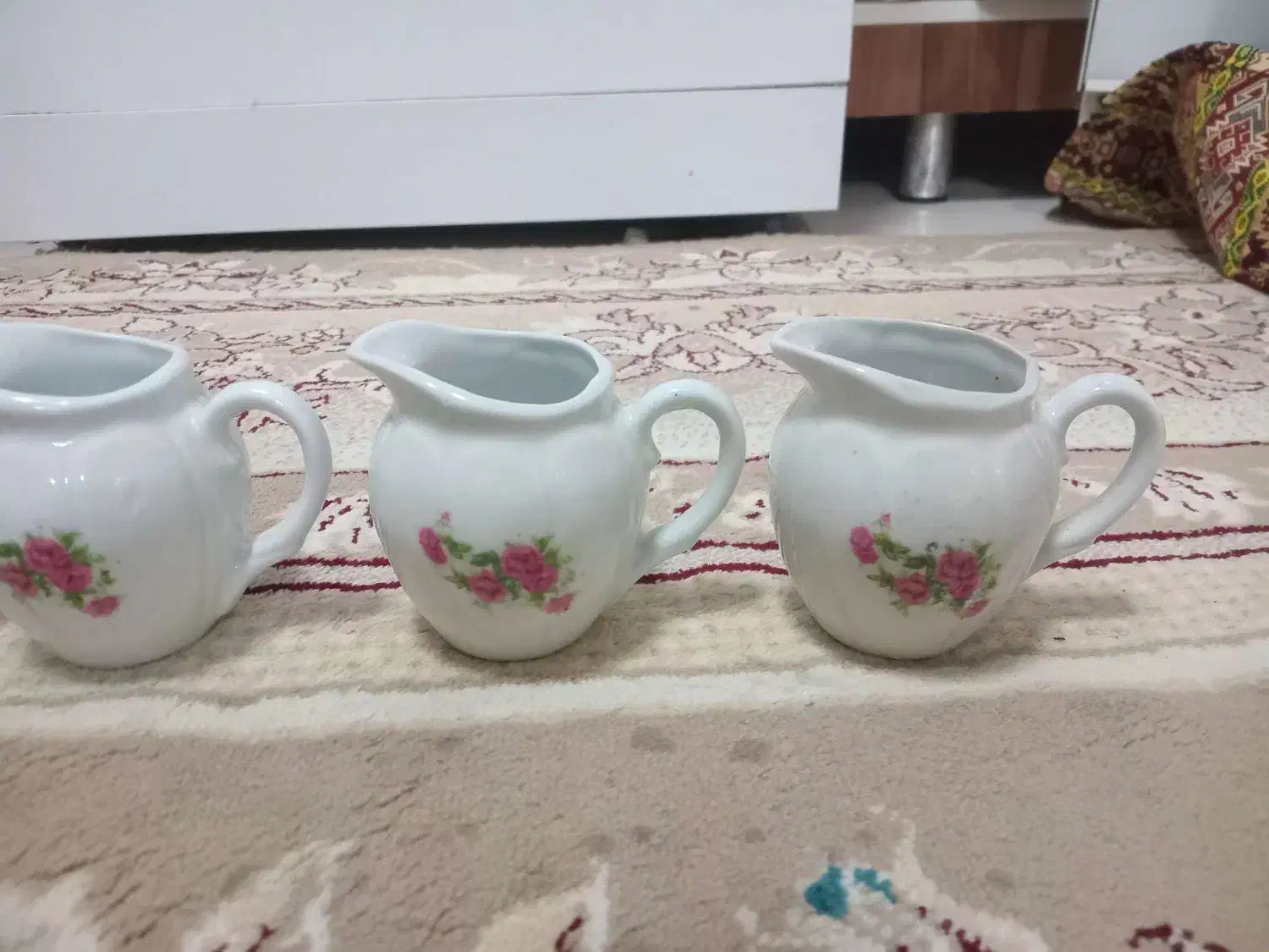 چینی گل قرمز|ظروف سرو و پذیرایی|فولادشهر, C8|دیوار