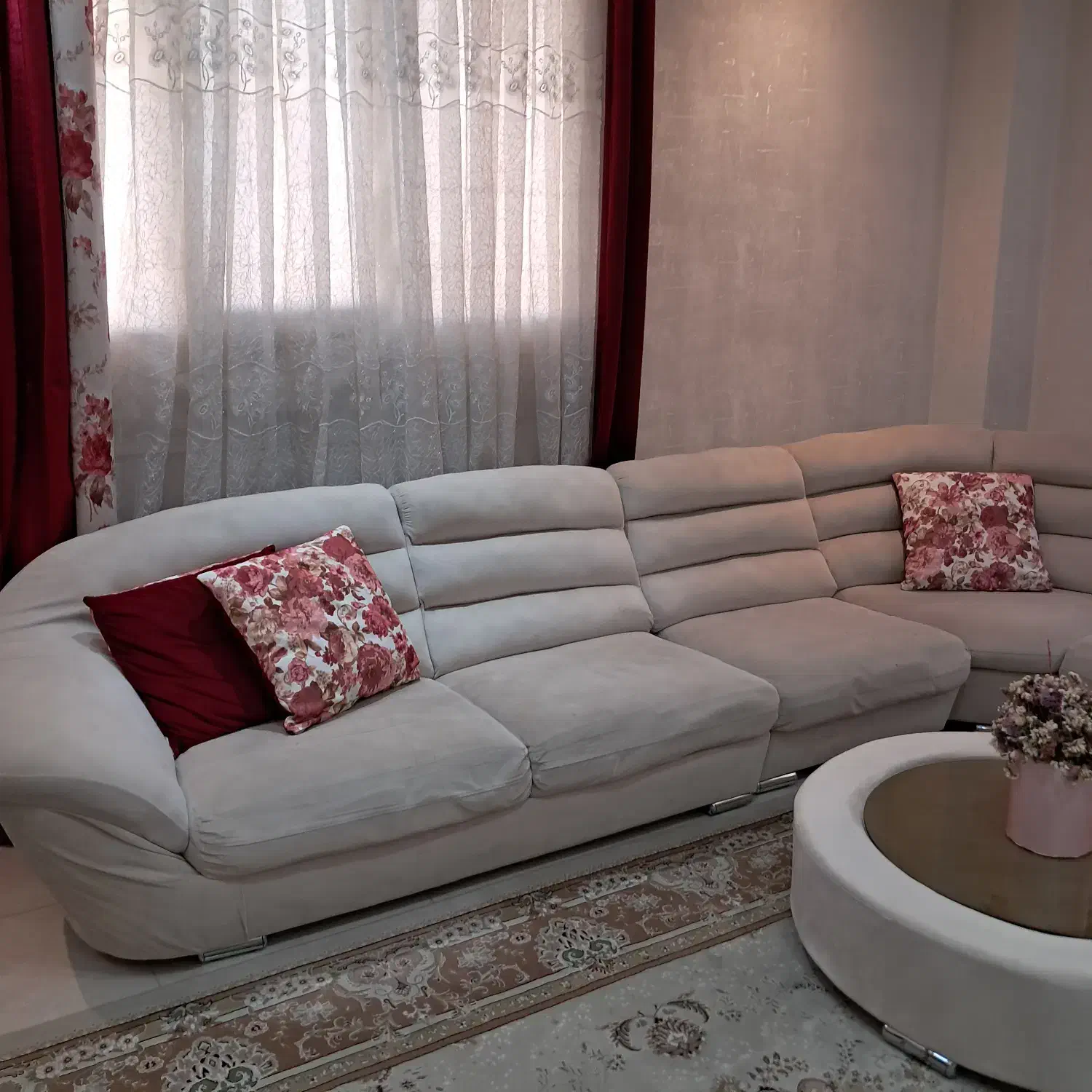 مبلمان راحتی طرح ال ۷ نفره با کوسن و میز جلو مبلی|مبلمان خانگی و میز عسلی|رامسر, |دیوار