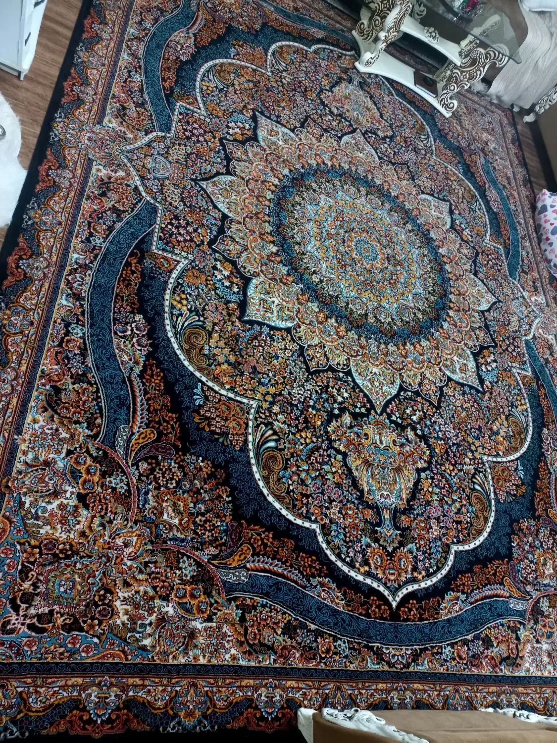 فرش ۷۰۰ شانه|فرش|فومن, |دیوار