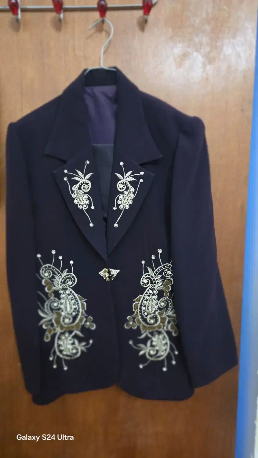 چن دست لباس مجلسی در حد نو عجبشیر|لباس|عجب شیر, |دیوار