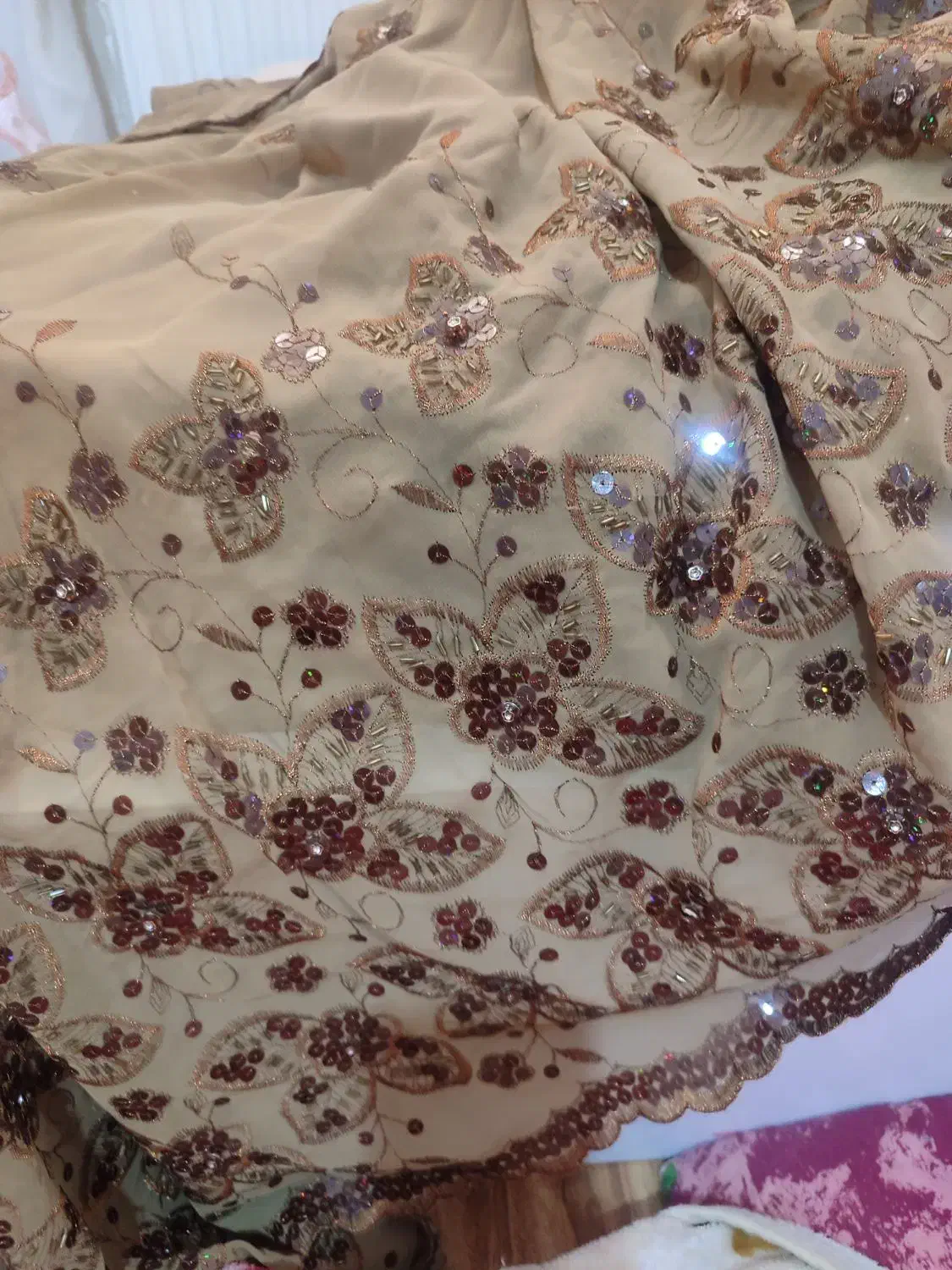 پارچه حریر|لباس|صدرا-فارس, فاز ۱|دیوار