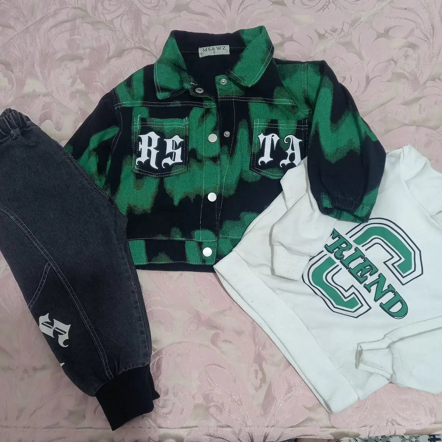 سه تیکه پسرانه خارجی|کفش و لباس بچه|قرچک, میرزائی جنوبی|دیوار