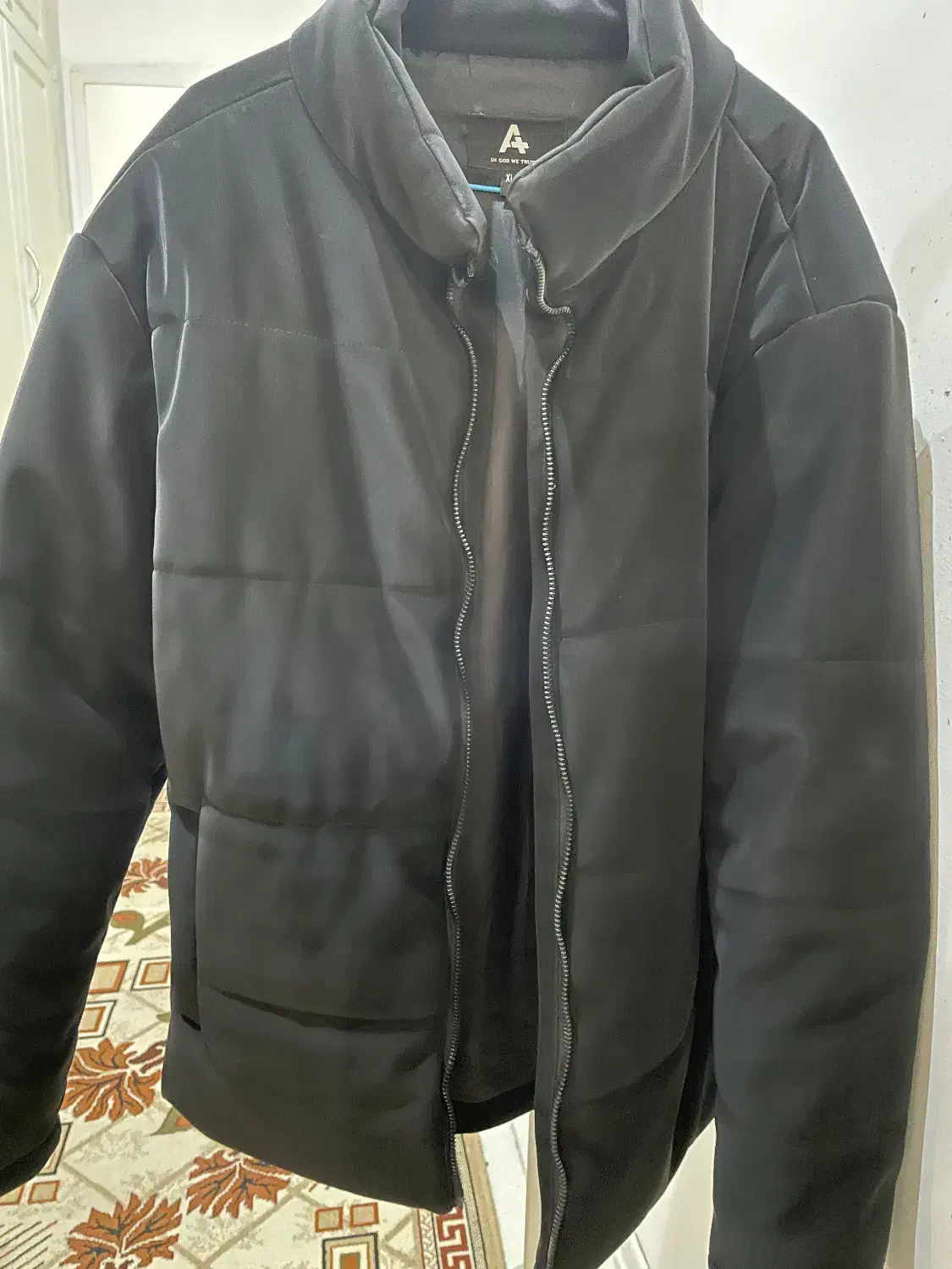 کاپشن|لباس|مشهد, جانباز|دیوار