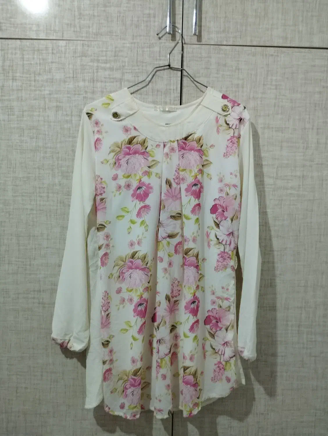 پیراهن|لباس|مراغه, |دیوار