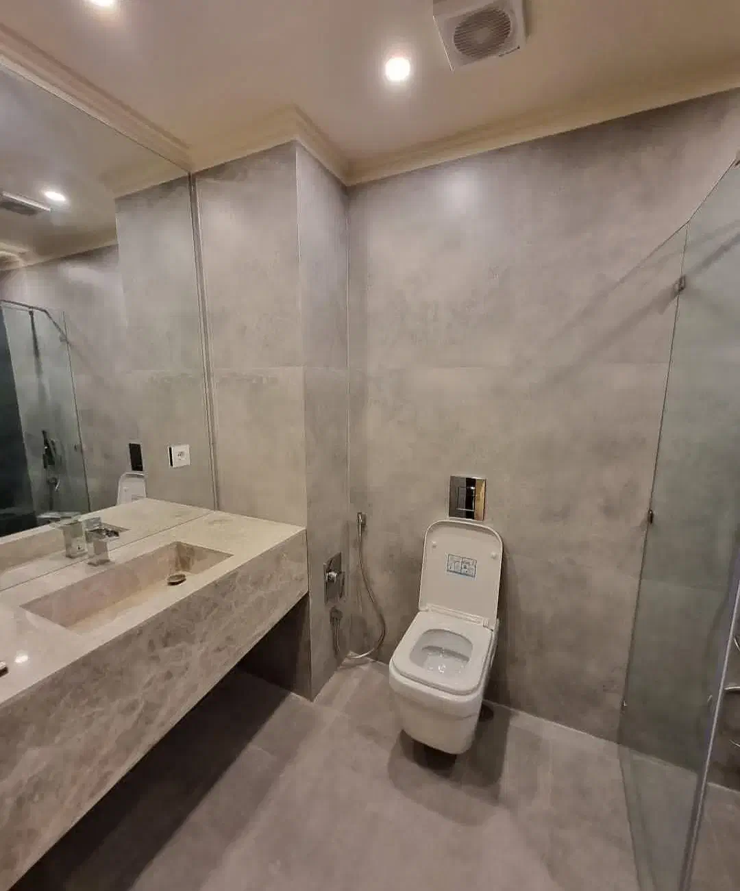 158متر  سعادت آباد  نوساز کلیدنخورده 3خواب مستر